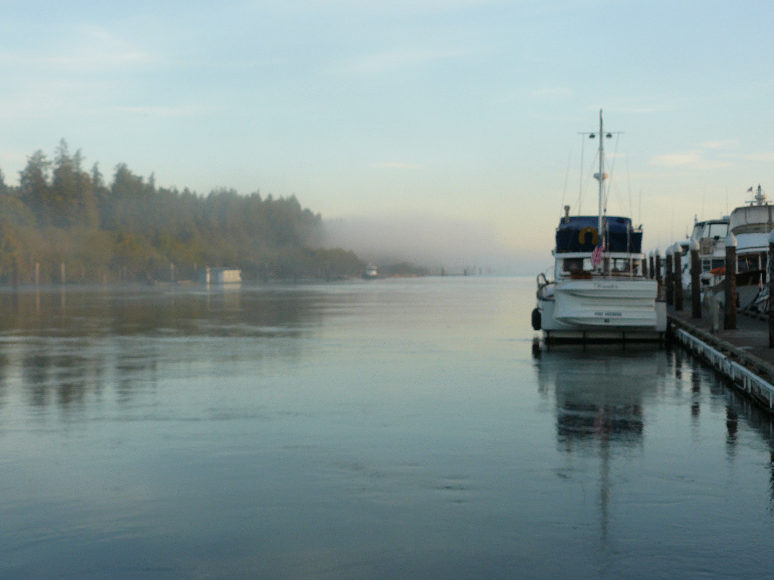 morning mist La Conner boating